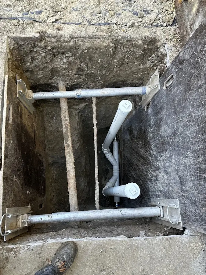 Experienced plumber completing Drain Cleaning work in Oswego